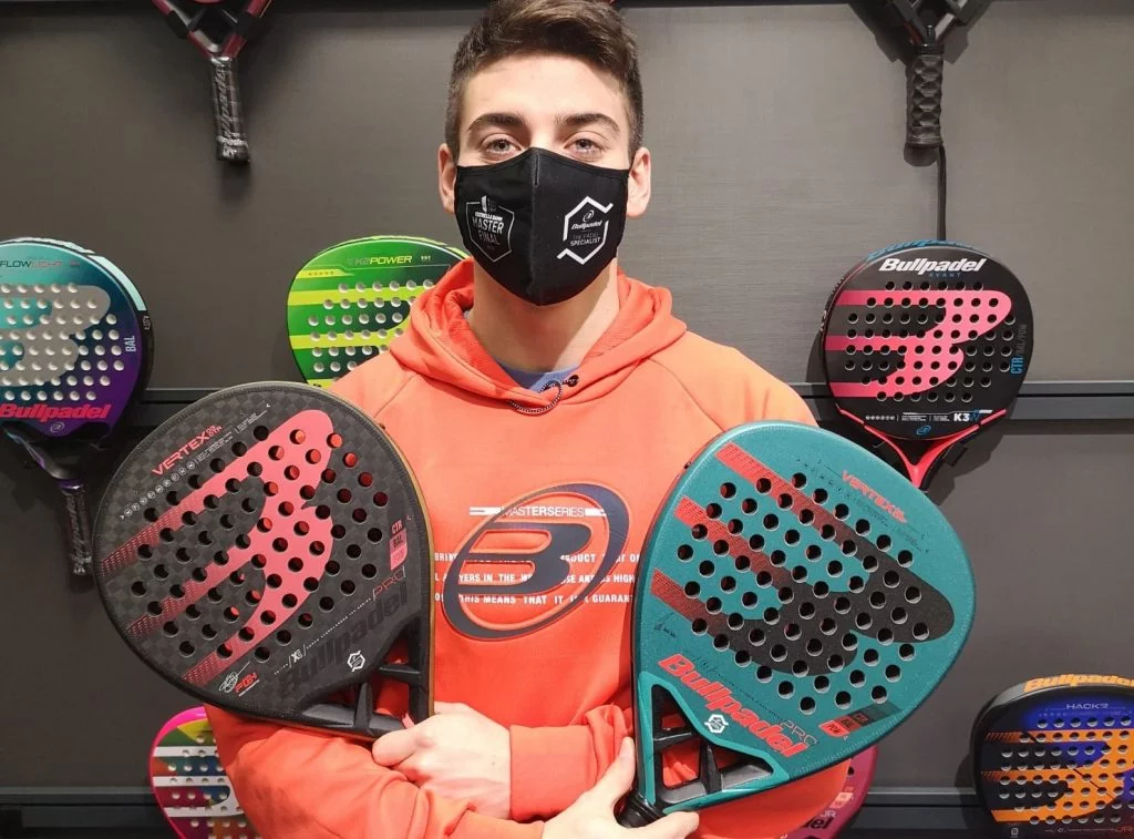 Di Nenno plays with Bullpadel rackets